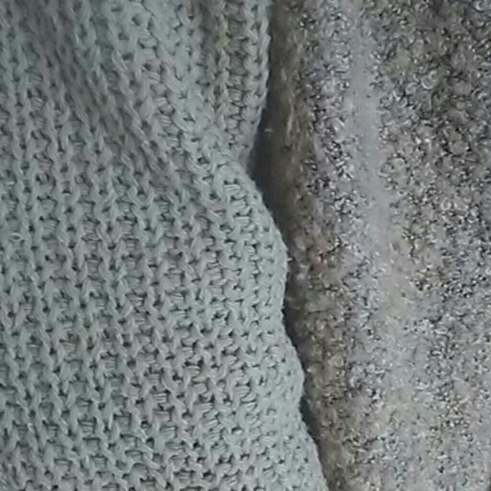 SHEIN Sweater - Picture 3 of 4